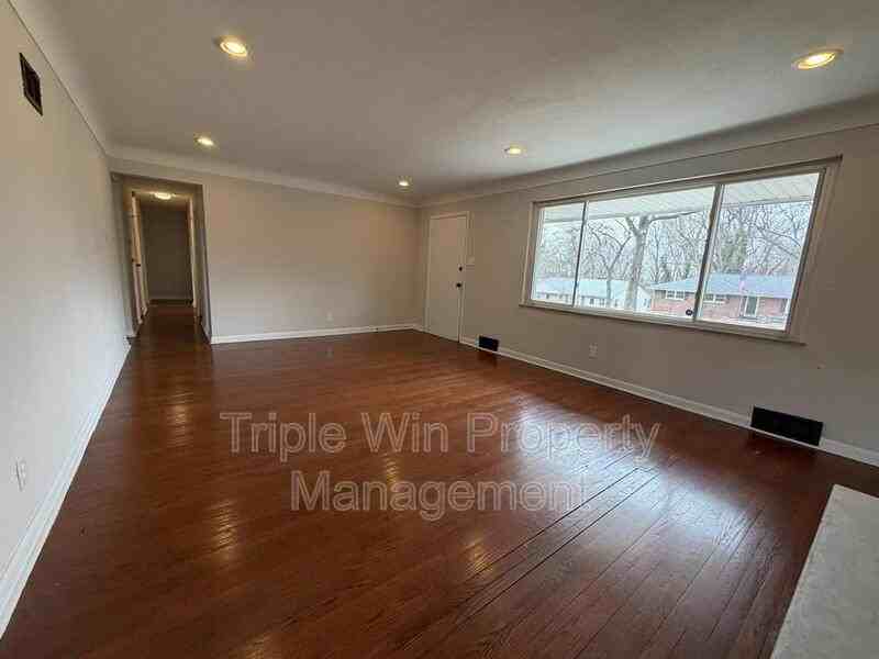 30 Rolling Hills Dr - Photo 5 of 45