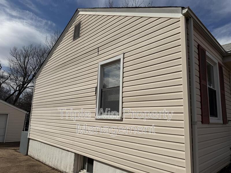 1145 Saint Matthew Dr - Photo 4 of 30