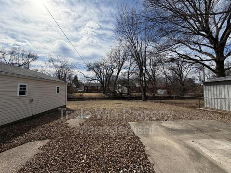 1145 Saint Matthew Dr - Photo 5 of 30