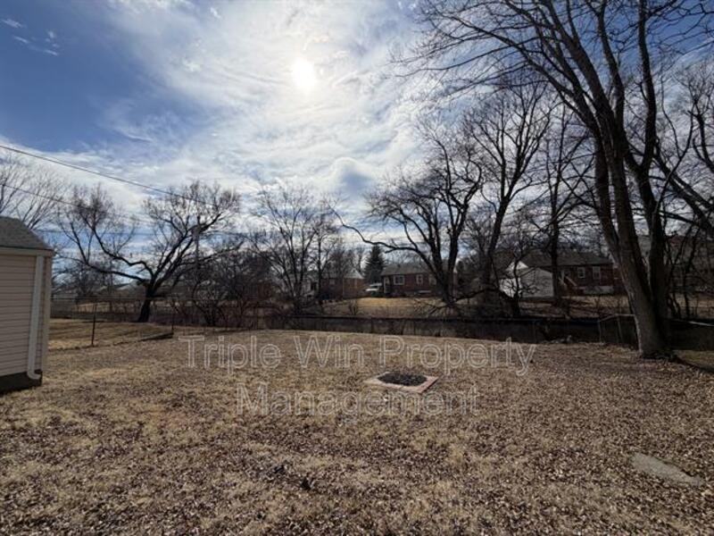 1145 Saint Matthew Dr - Photo 6 of 30