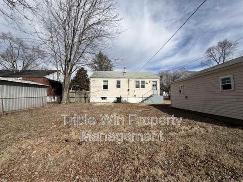 1145 Saint Matthew Dr - Photo 7 of 30