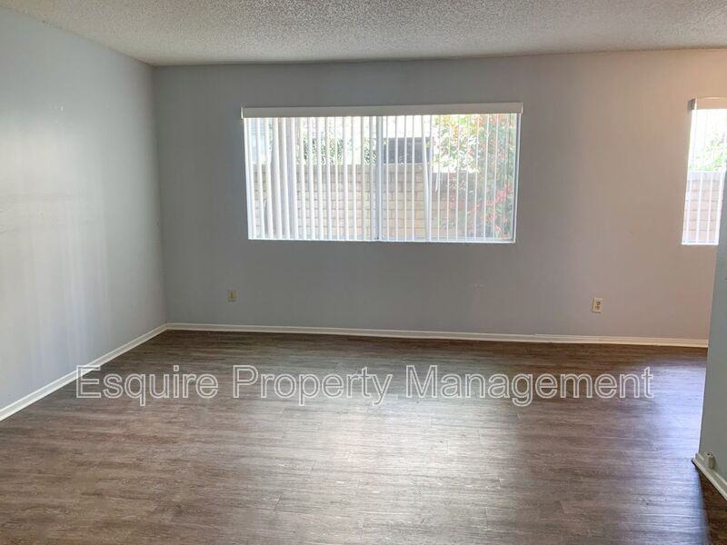 1940 Los Feliz Dr #1940N - Photo 3 of 10