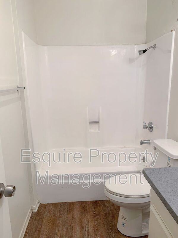 1940 Los Feliz Dr #1940N - Photo 6 of 10