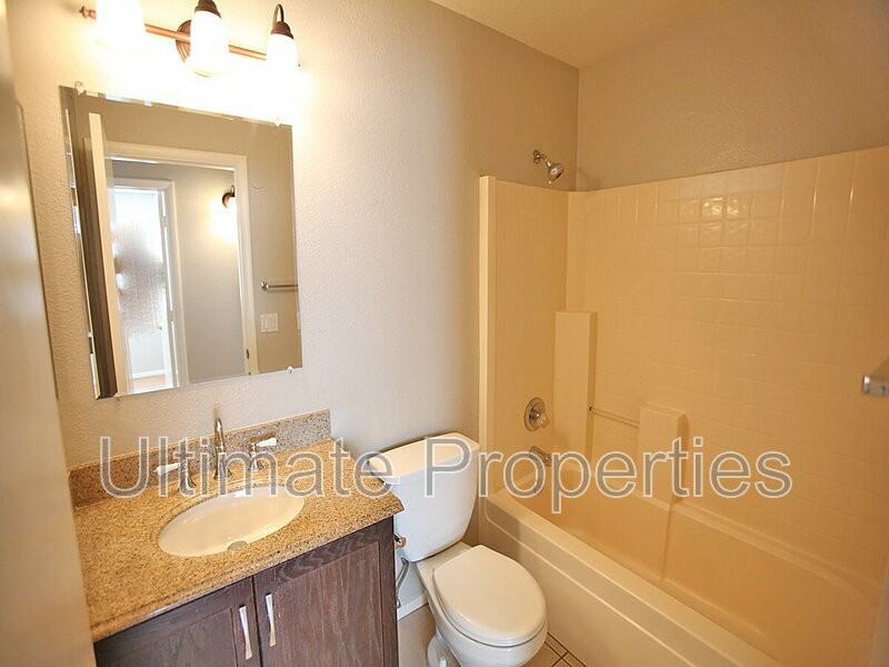 4634 N 84th Ln - Photo 4 of 9