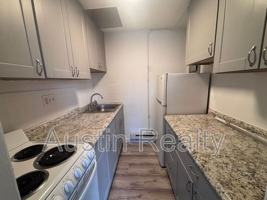 featured image of 324 N Newstead Ave #3W