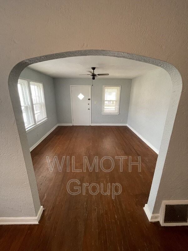 5324 Winthrop Ave - Photo 3 of 14