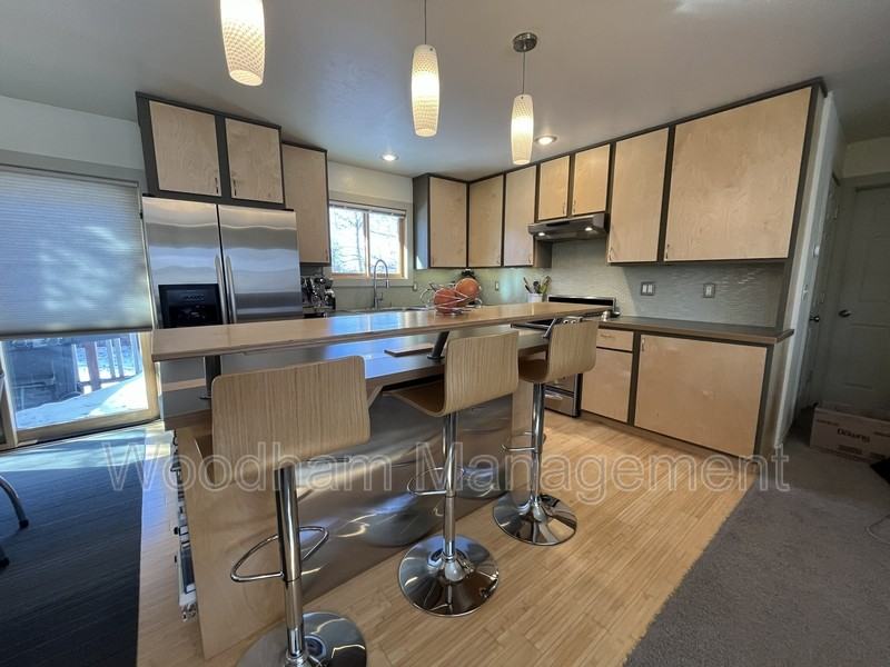 321 N 22nd Ave - Photo 4 of 30