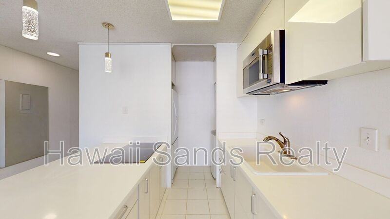 320 Liliuokalani Ave #903 - Photo 2 of 26