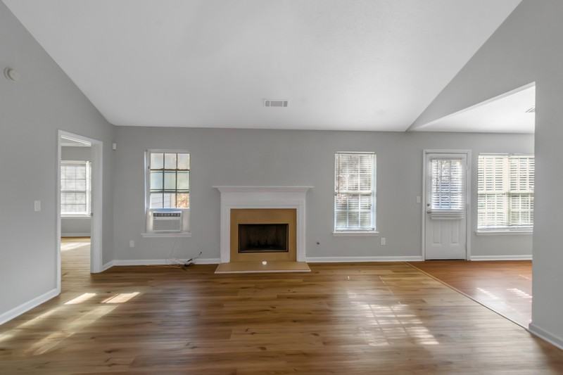 129 Meadow Ct - Photo 4 of 38