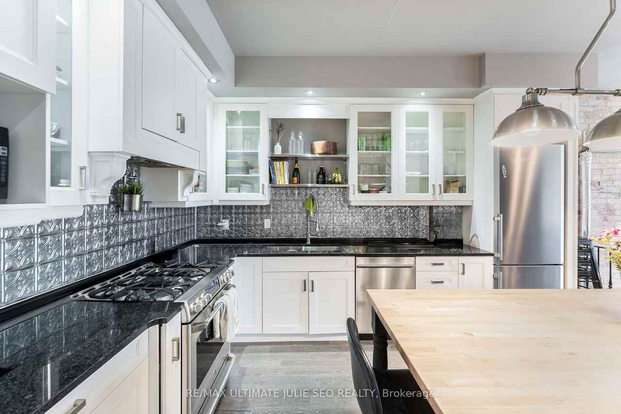 654 Queen Street West #2nd&3rd FL - Photo 3 of 22