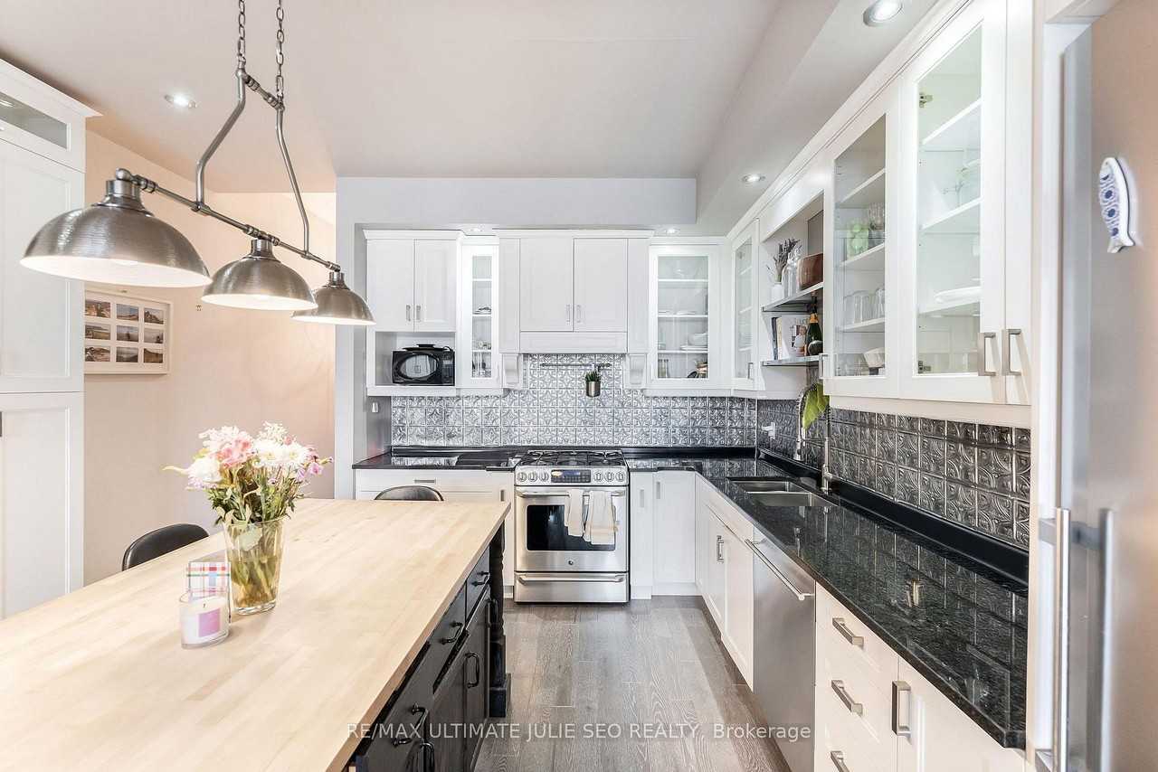 654 Queen Street West #2nd&3rd FL - Photo 7 of 22