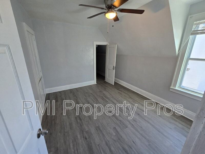 2620A W Locust St - Photo 4 of 7