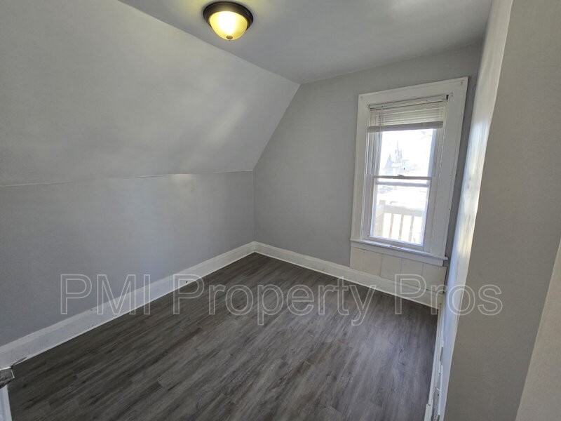 2620A W Locust St - Photo 6 of 7