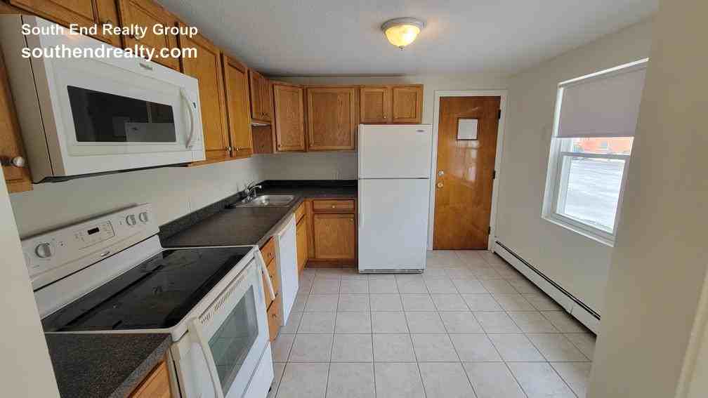 6 Whitman Rd #6 - Photo 4 of 13