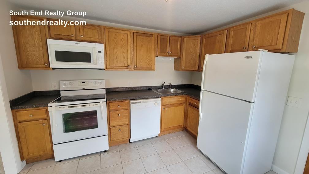 6 Whitman Rd #6 - Photo 5 of 13