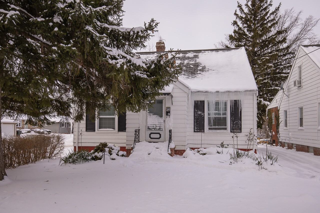 858 E 250th St - Photo 2 of 26