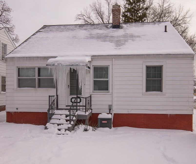 858 E 250th St - Photo 3 of 26