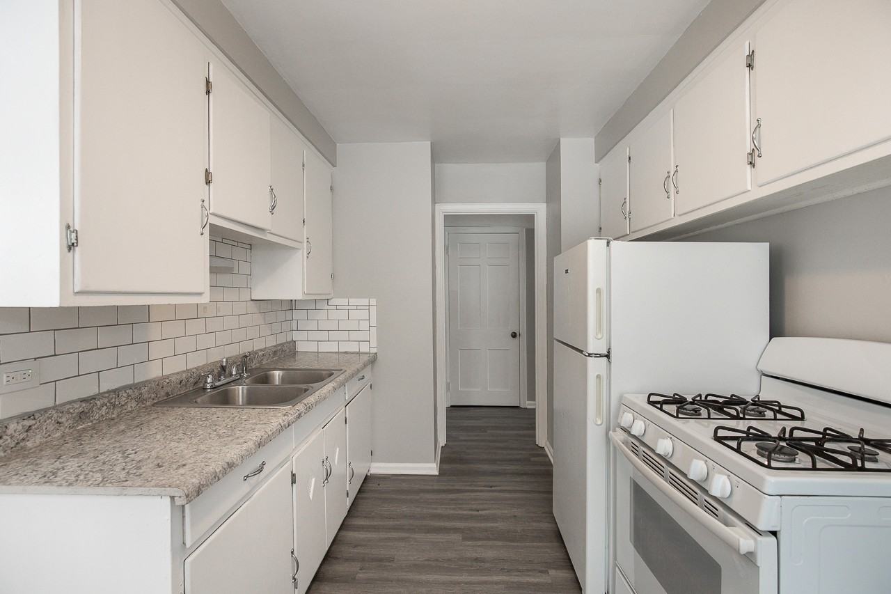 858 E 250th St - Photo 5 of 26