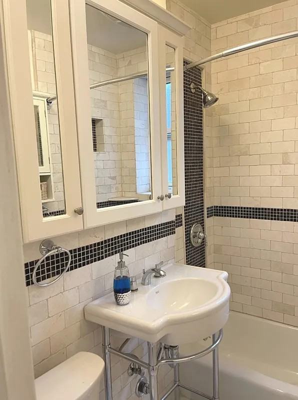 2105 Wallace Ave - Photo 5 of 13