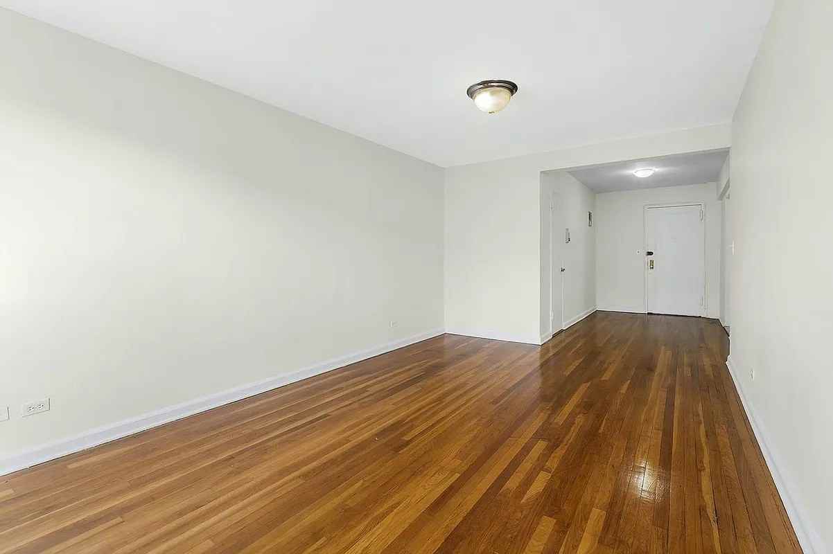 2105 Wallace Ave - Photo 7 of 13