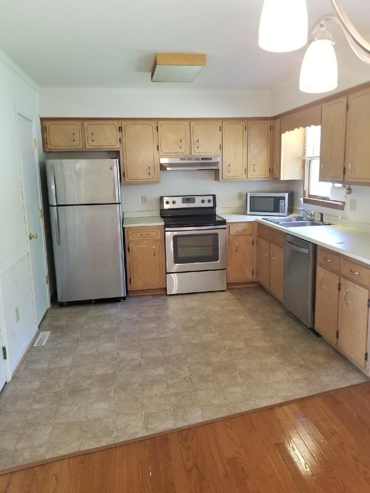 856 Beaglin Park Dr - Photo 5 of 15