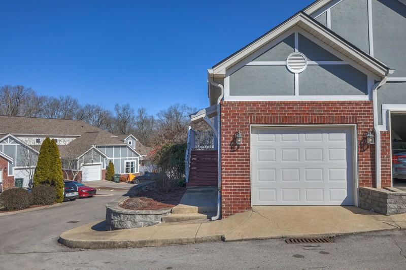 922 Bracken Trl - Photo 2 of 10