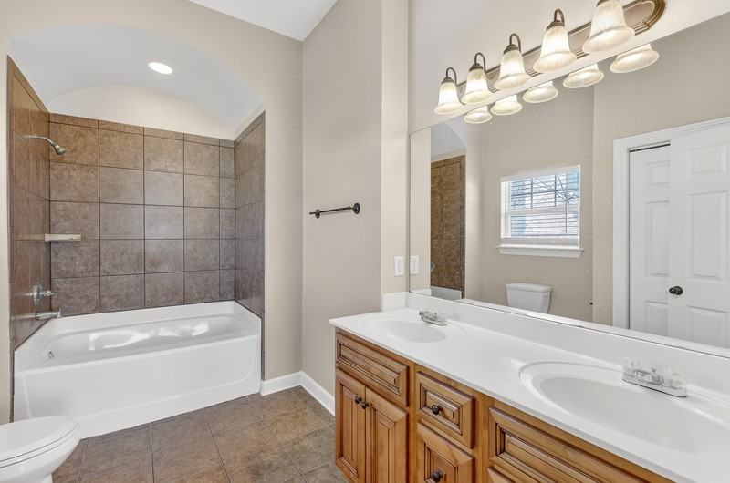 922 Bracken Trl - Photo 4 of 10