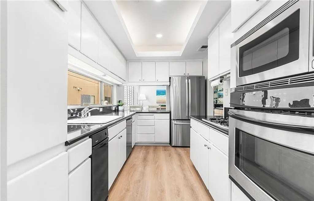 1927 Glendon Ave - Photo 2 of 7