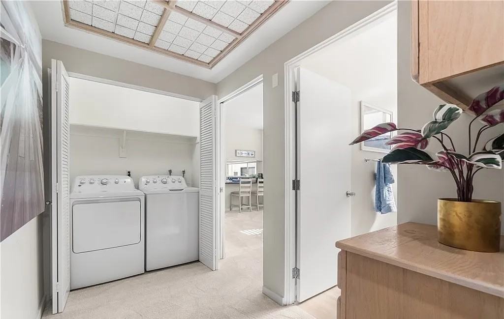 1927 Glendon Ave - Photo 4 of 7