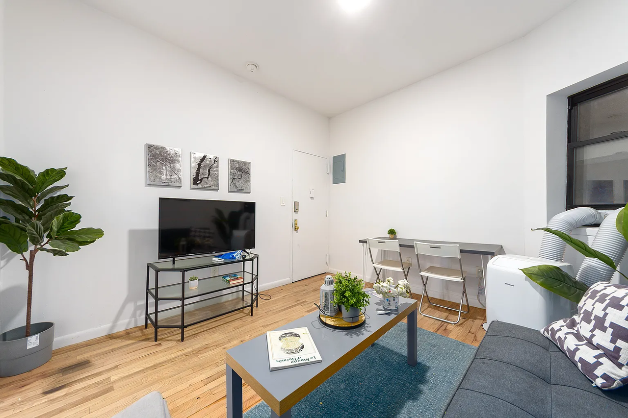 2335 1st Ave #2C - Photo 3 of 6