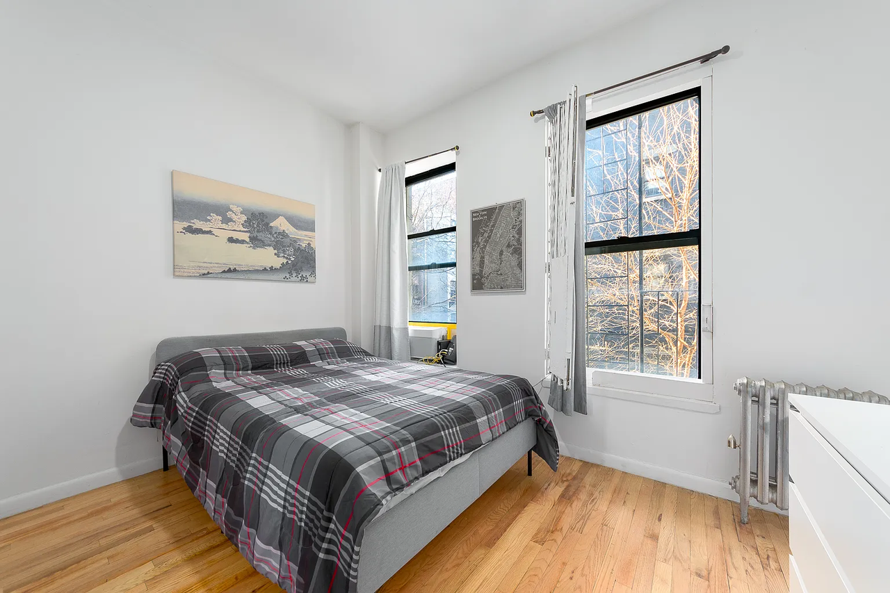 2335 1st Ave #2C - Photo 4 of 6