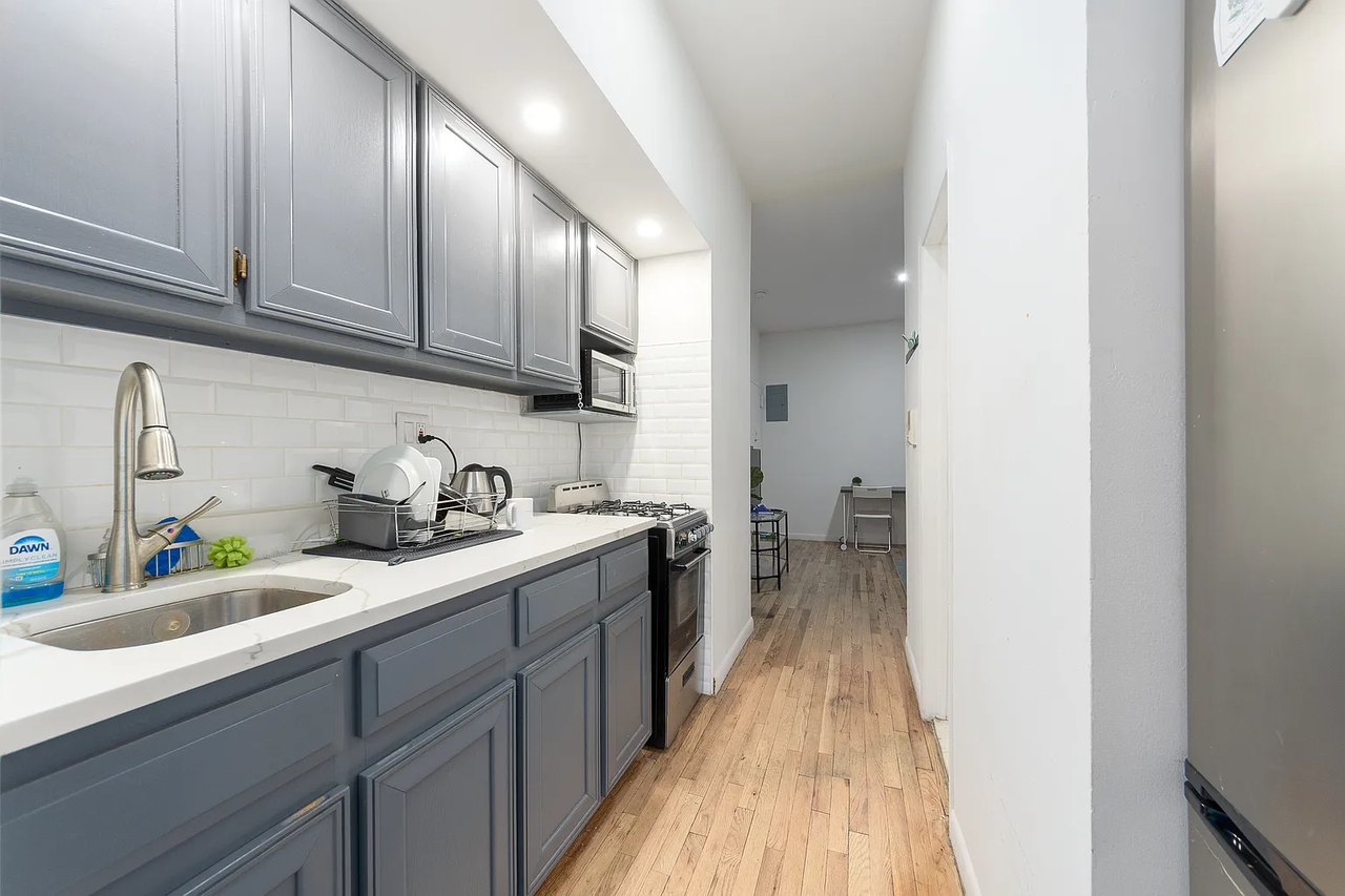 2335 1st Ave #2C - Photo 6 of 6