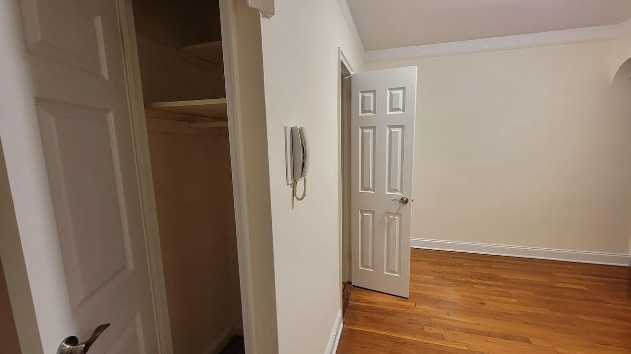 3635 167th St #3K - Photo 7 of 8