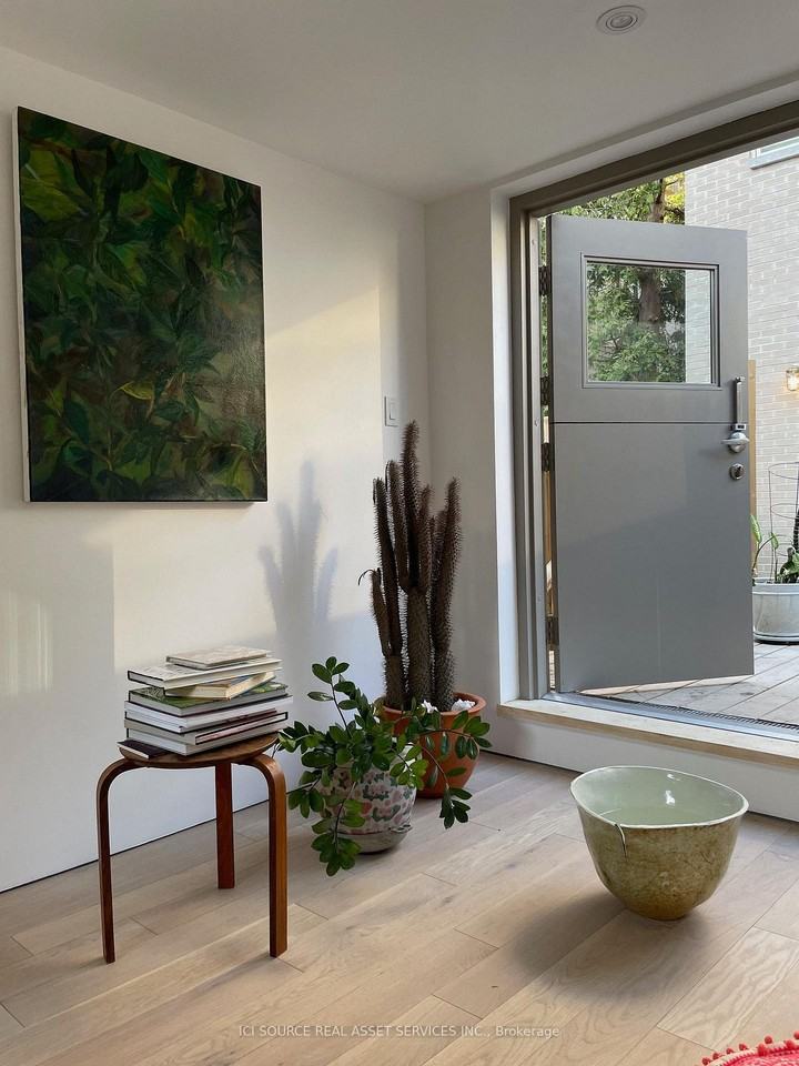 60 Beverley Street - Photo 5 of 11