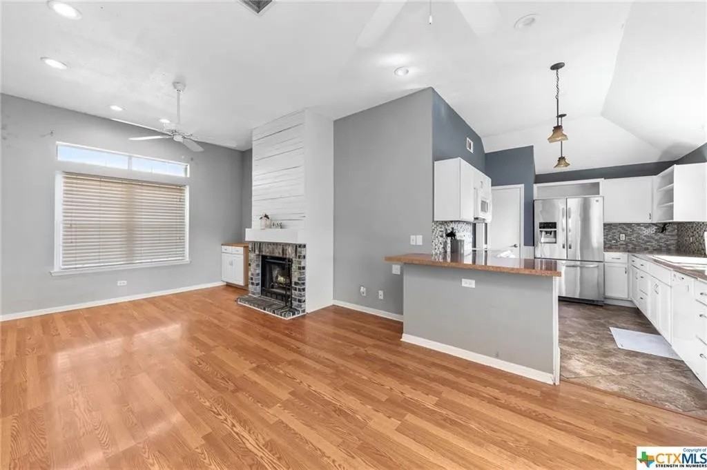 2406 Remington Dr - Photo 5 of 18