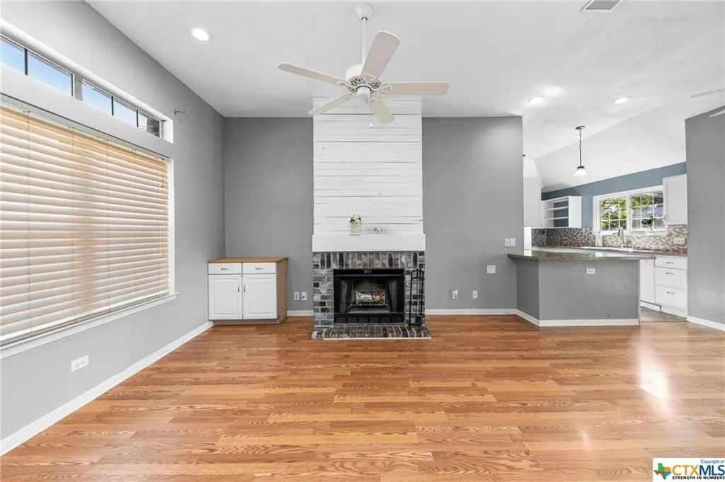 2406 Remington Dr - Photo 7 of 18