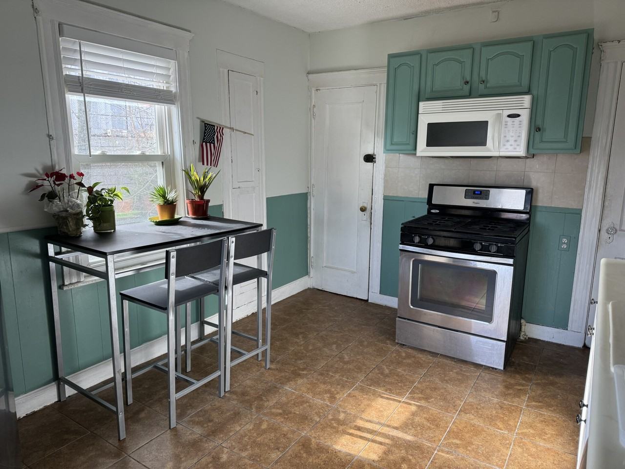 14 Hazelwood St #3 - Photo 2 of 19