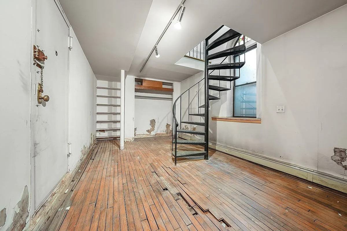 407 6Th Ave - Photo 6 of 7