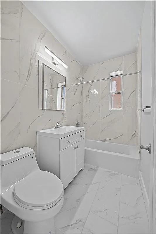 3810 Greystone Ave - Photo 5 of 8