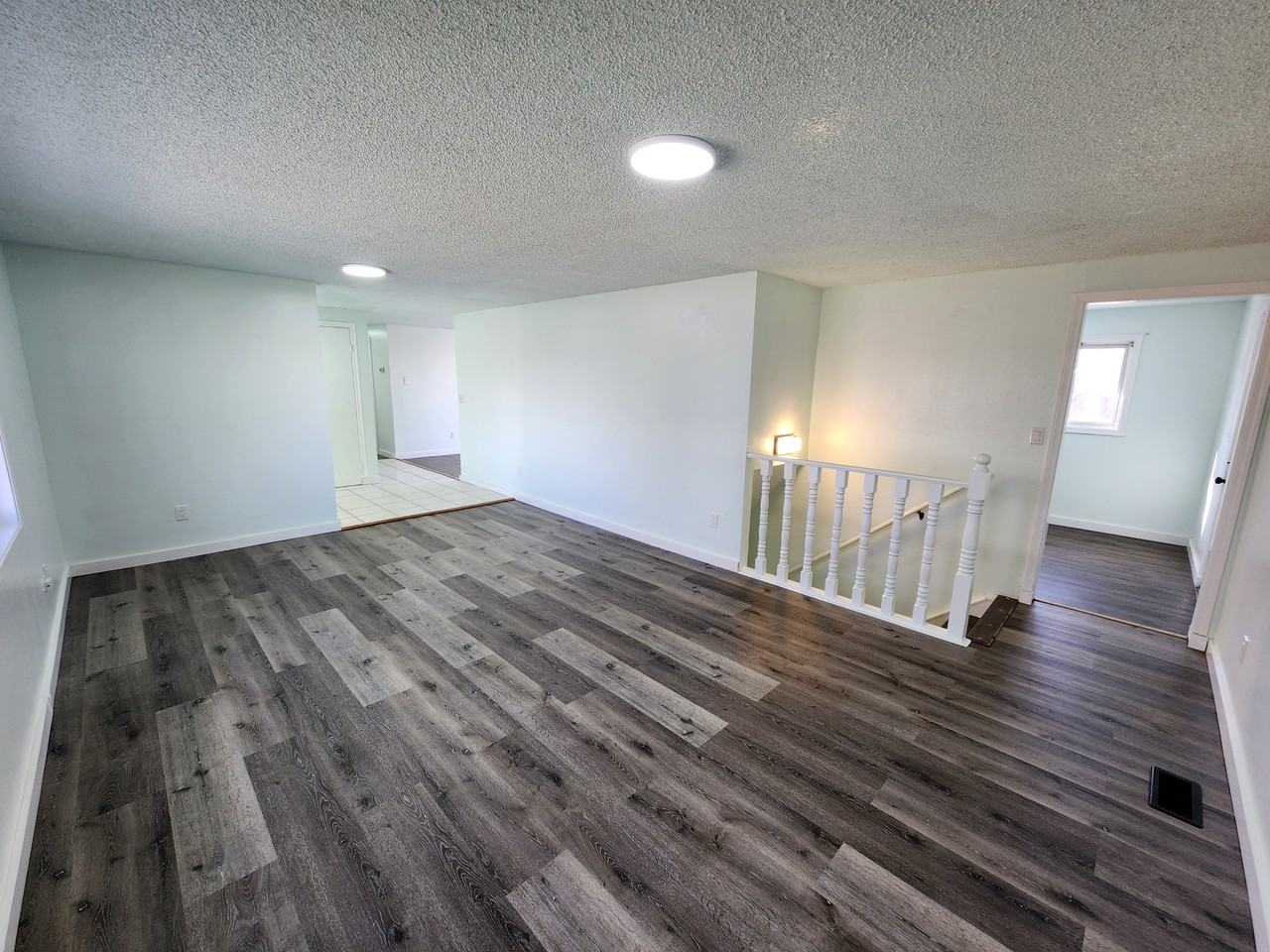 1378 Ne - Photo 3 of 33