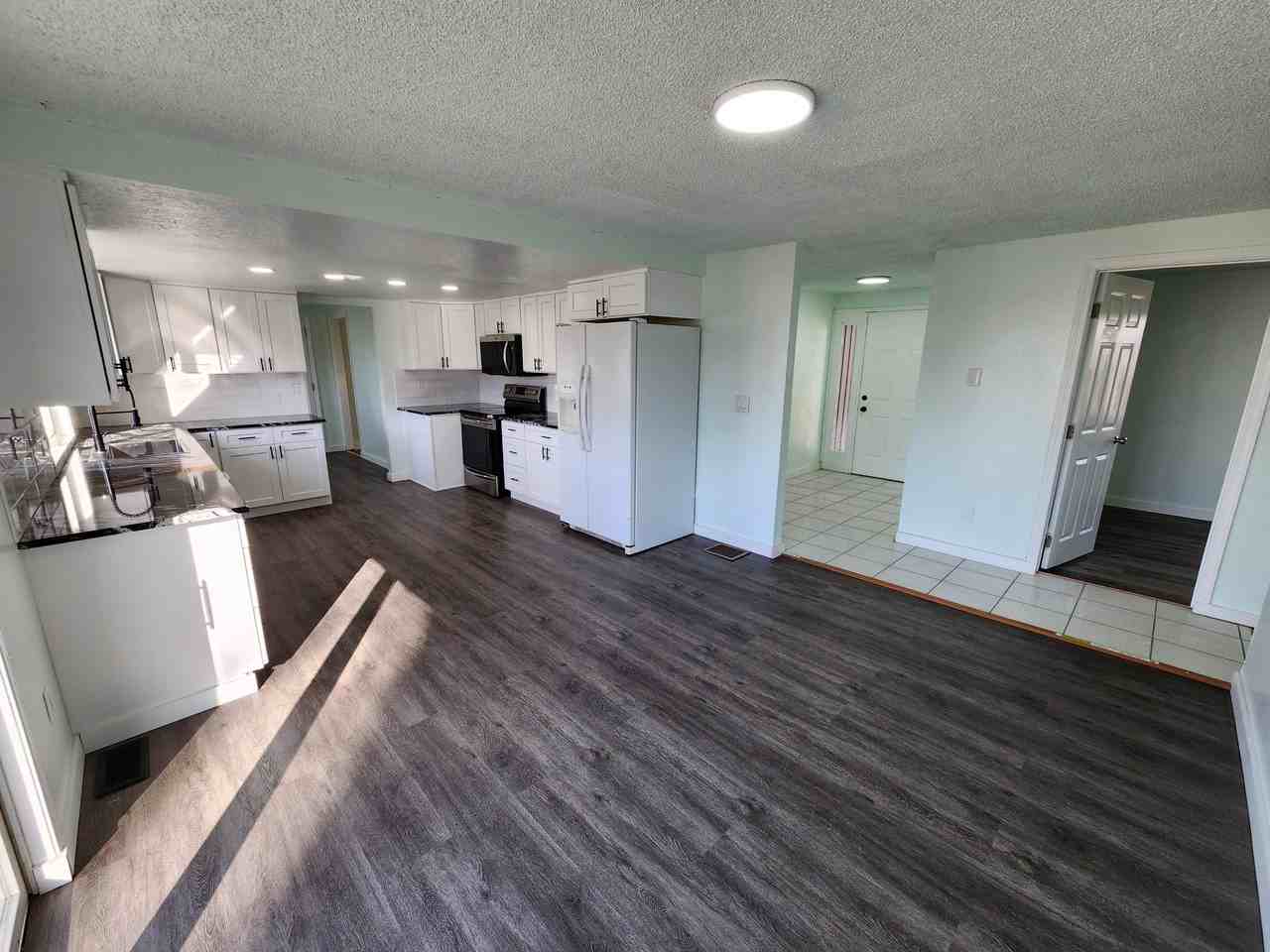 1378 Ne - Photo 5 of 33