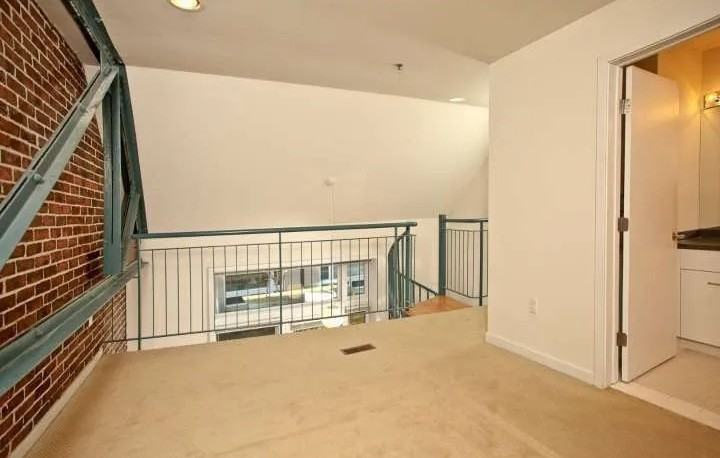 36 Moore St - Photo 3 of 8