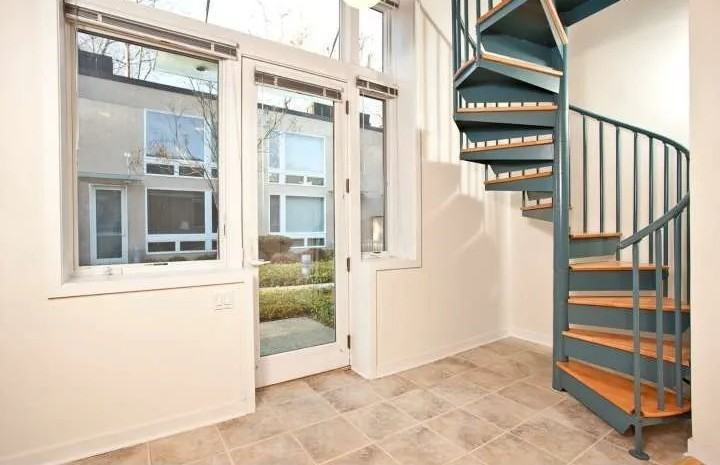 36 Moore St - Photo 6 of 8