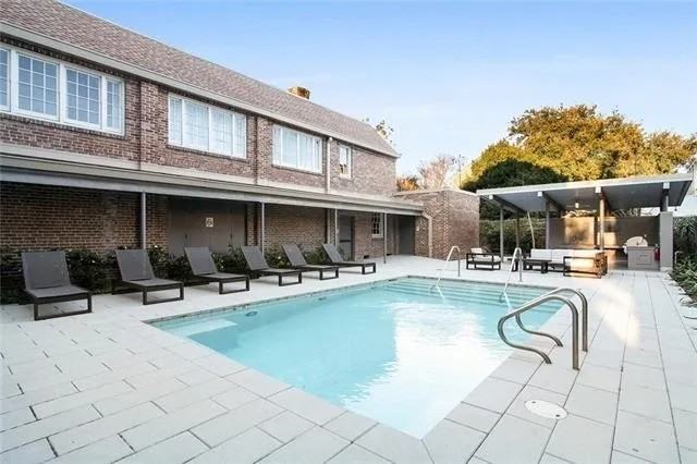 1215 Louisiana Ave - Photo 2 of 7