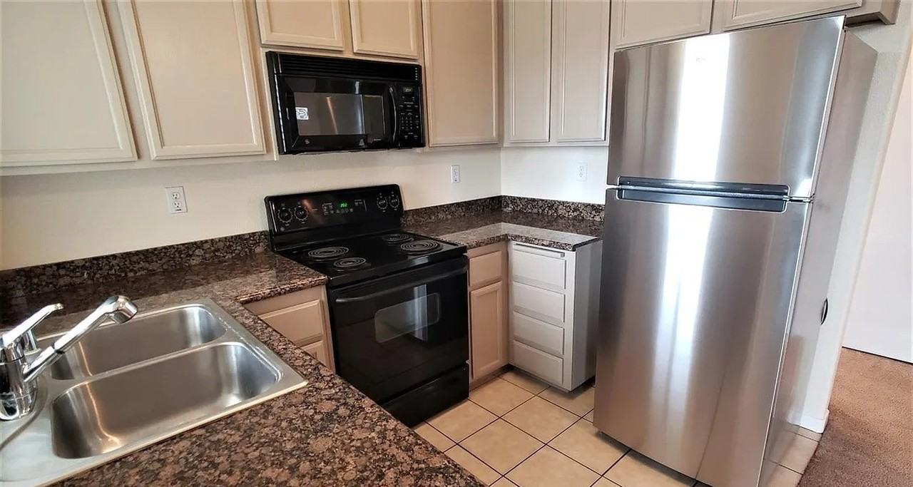 756 N Texas St - Photo 3 of 7