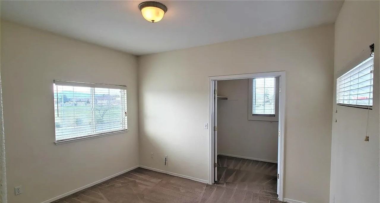 756 N Texas St - Photo 5 of 7