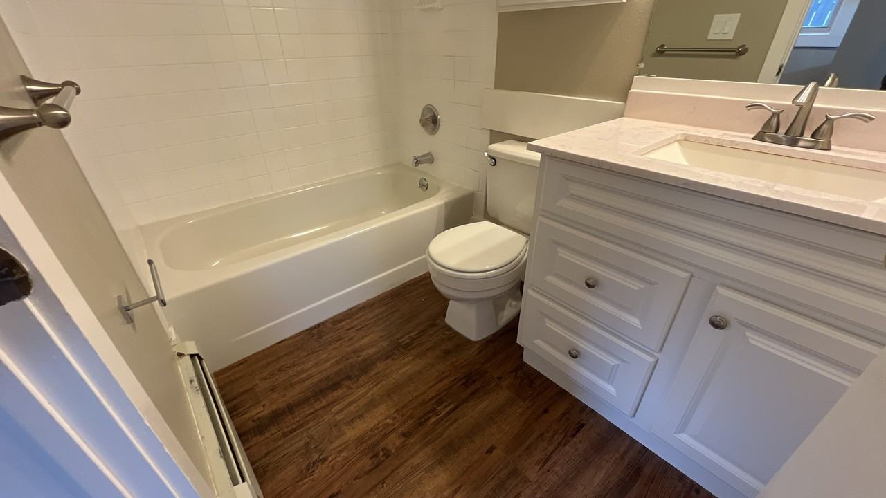 410 E Dale St #A - Photo 7 of 9