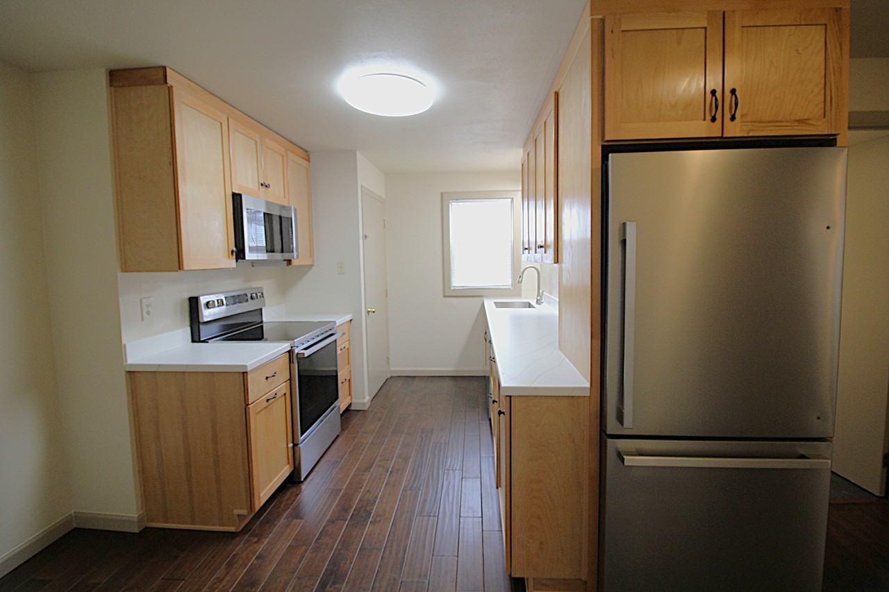 2113 E Oak St - Photo 4 of 15