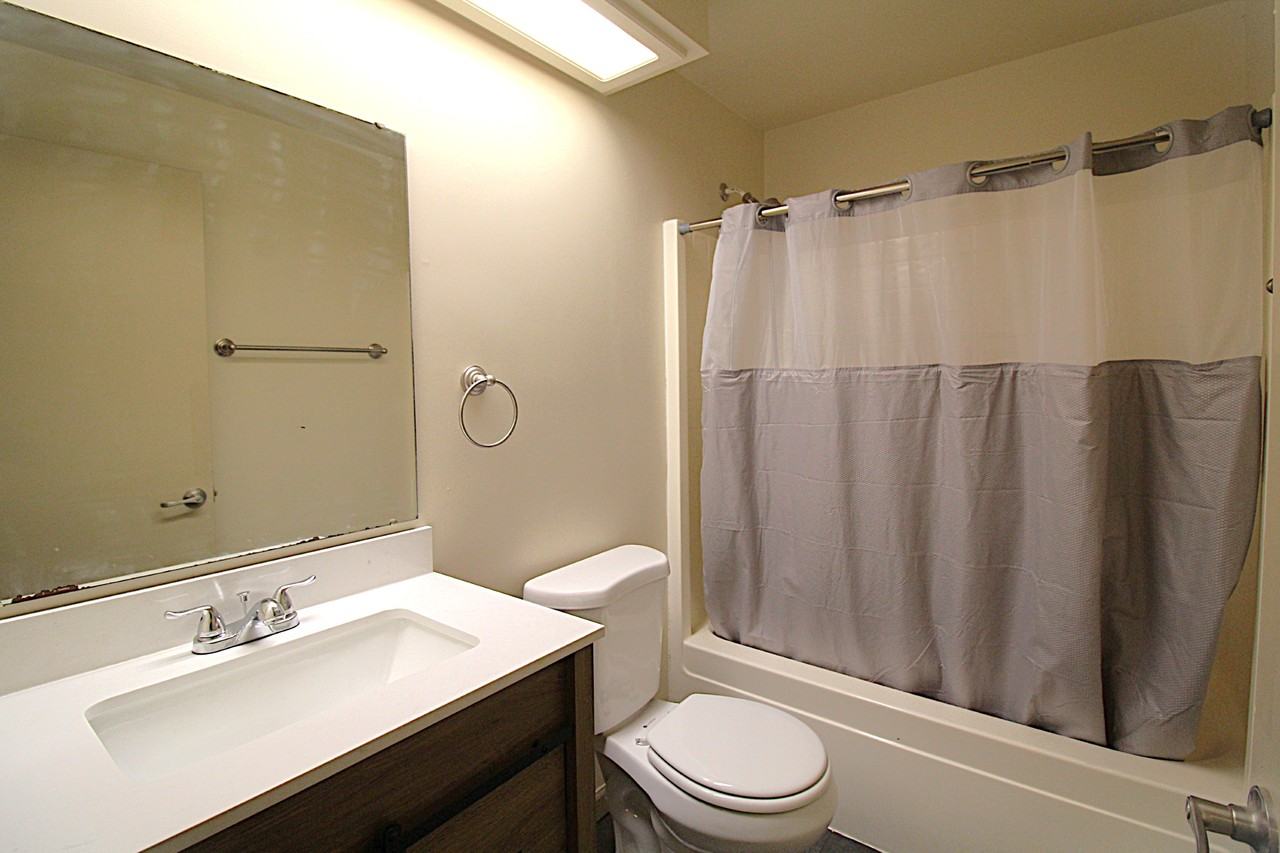 2113 E Oak St - Photo 7 of 15