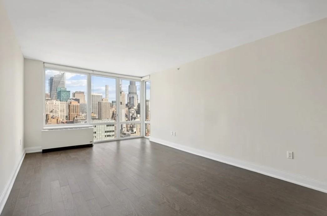 125 W 31st St #55C - Photo 2 of 10